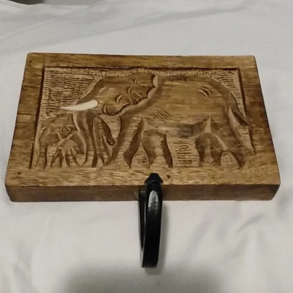 Wooden Elephant wall hanger with metal hook